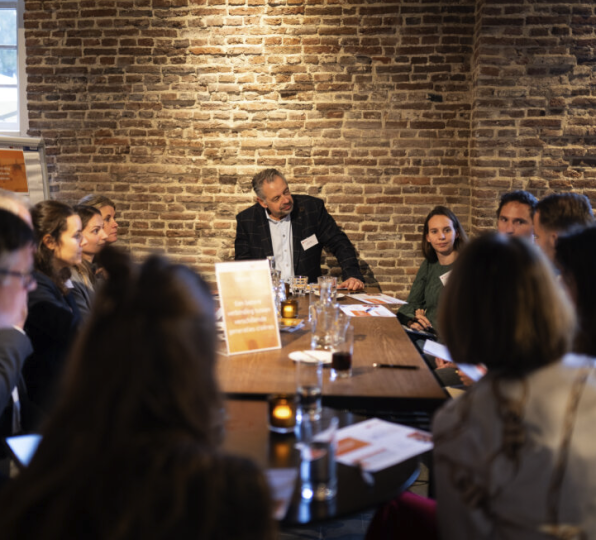 Aan tafel komen bij prospects